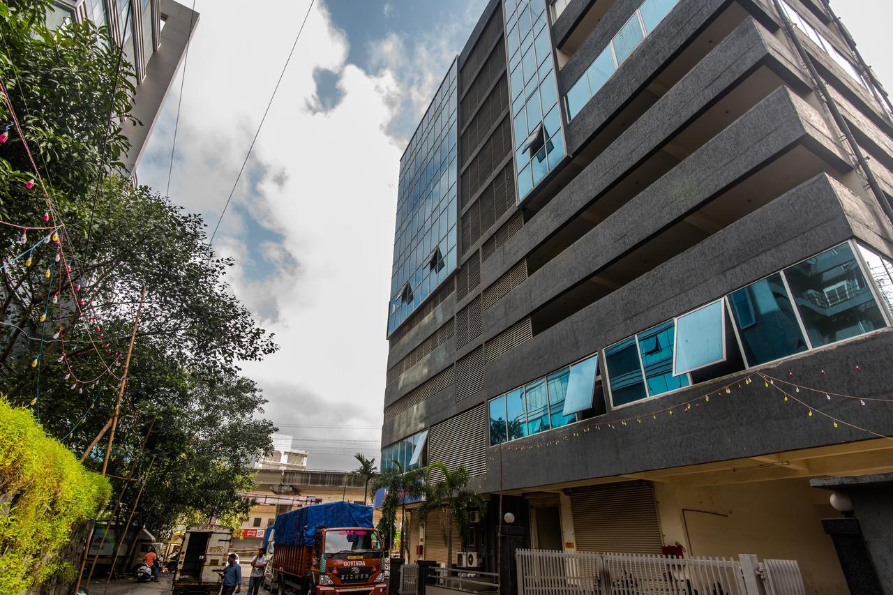 Oyo 9328 Empire Suite Navi Mumbai Exterior foto