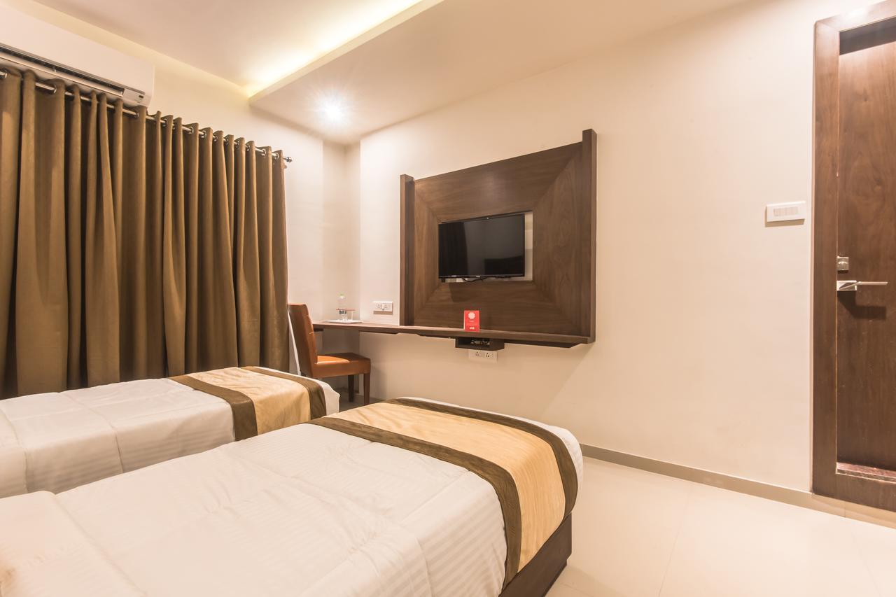 Oyo 9328 Empire Suite Navi Mumbai Exterior foto